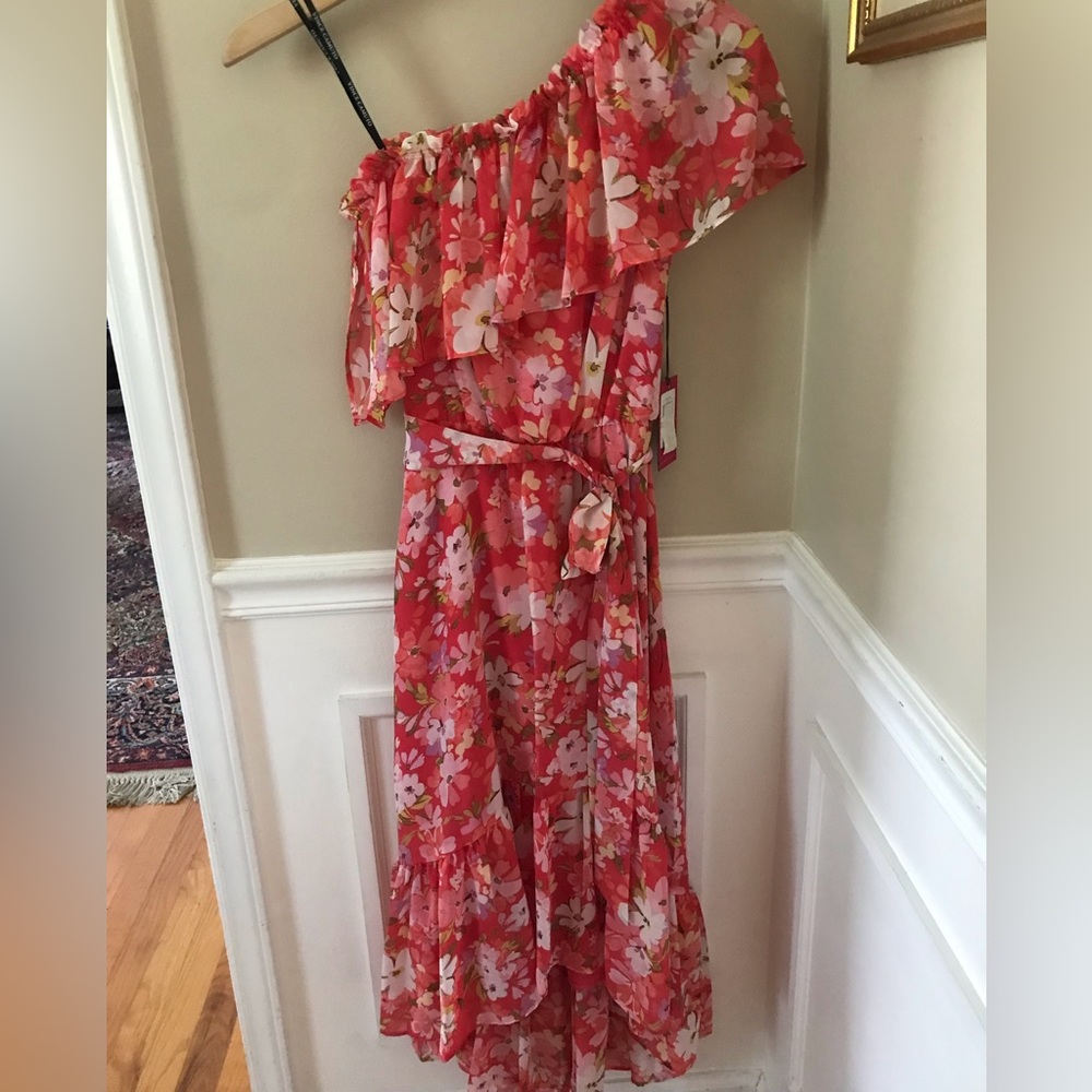 NWT Vince Camuto Floral Ruffles One Shoulder Dress size 2
